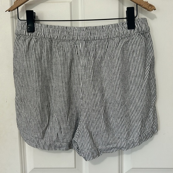 J. Crew Black and White Striped elastic High Waist Shorts size small - Picture 4 of 6